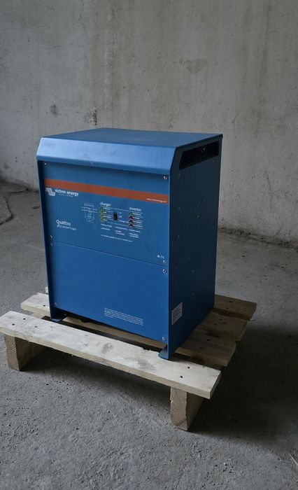Invertor solar Victron Quattro10000 la