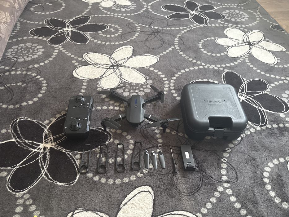 Дрон про есть встройная камера