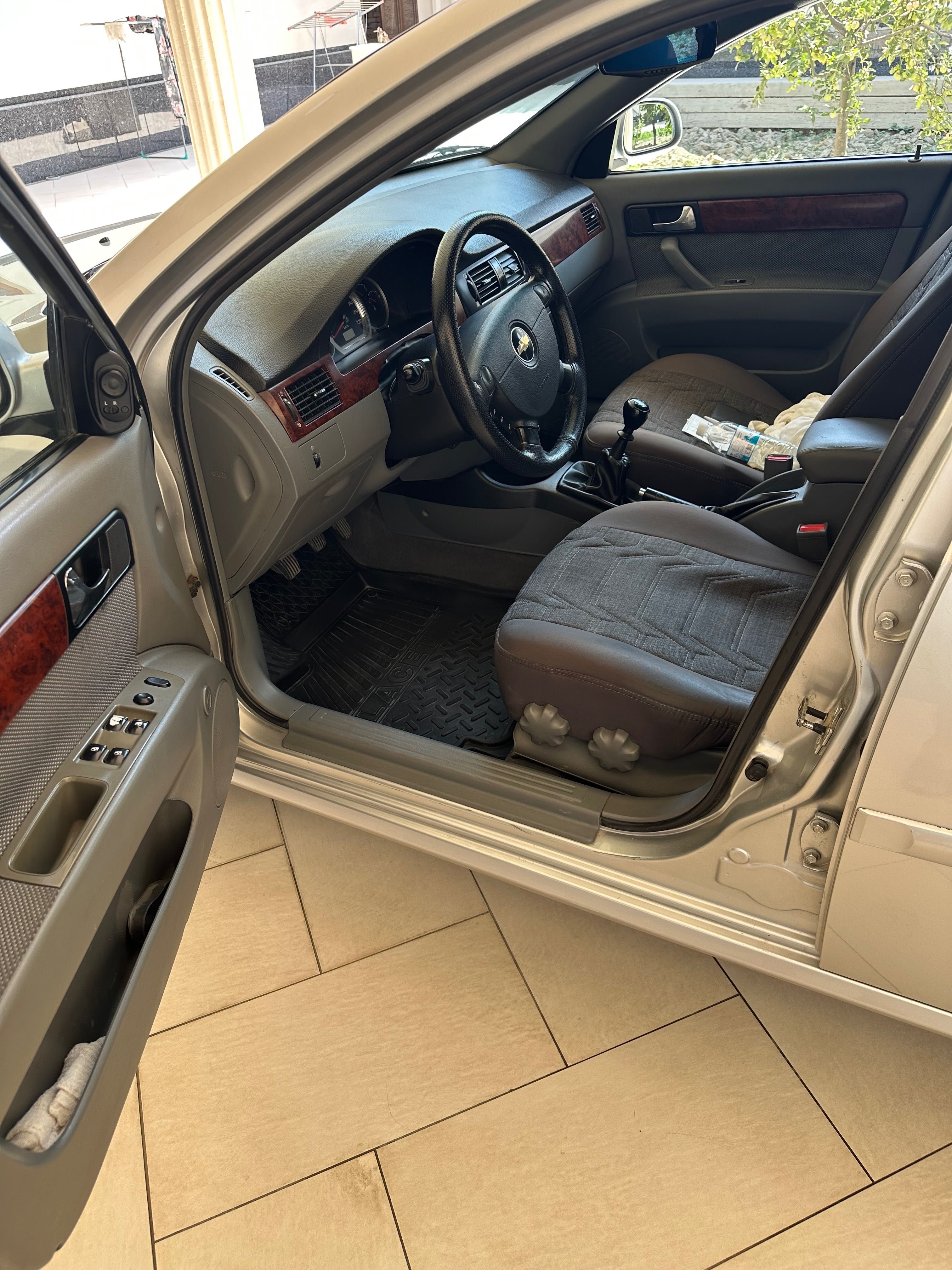 Автомобиль Ласетти