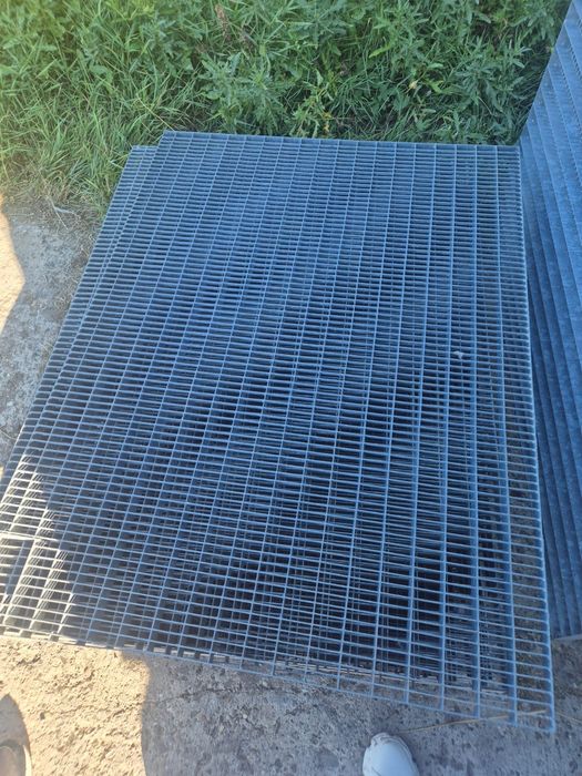 Vindem grătare zincate galvanizate la ori ce dimensiuni se debitează ș