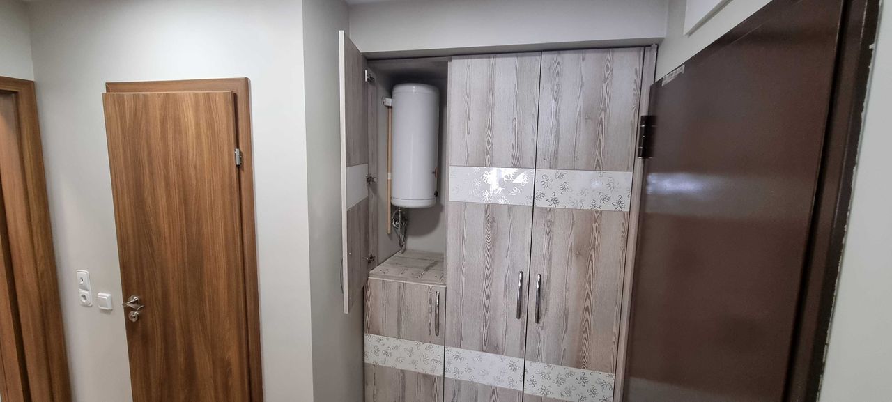 Дава се под наем Четиристаен апартамент в София, Младост 3 - 130 кв.м за 1250 € - Снимка #3