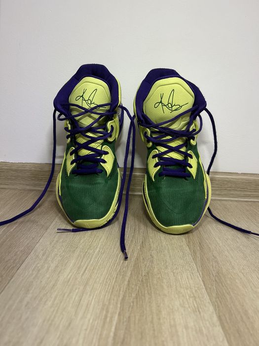 Ghete de baschet Kyrie 39