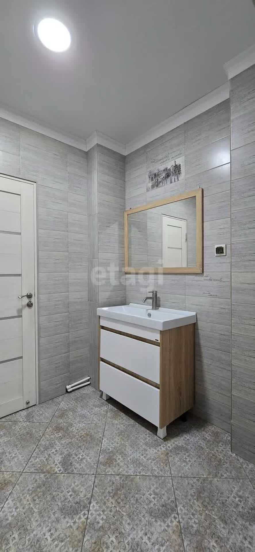 3-комн. квартира, 135.4м², р-н 11 микрорайон,