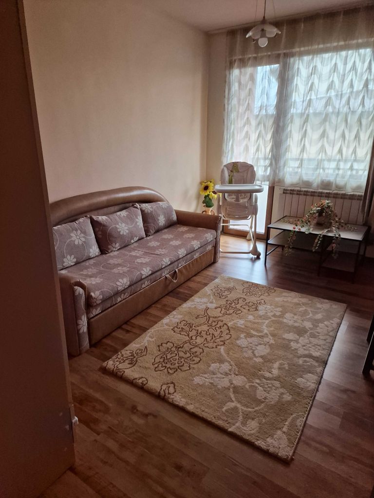Дава се под наем Тристаен апартамент в Банско - 100 кв.м за 51 € - Снимка #2