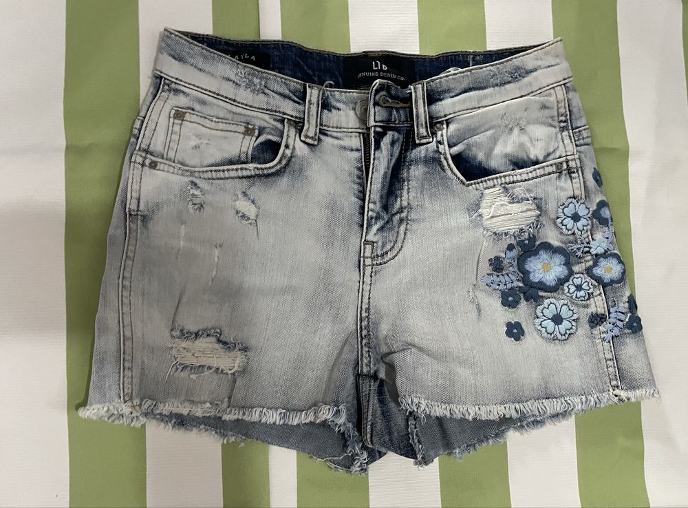 Pantaloni scurti dama marimea XS