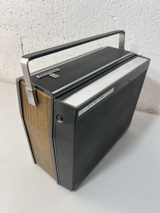 Vând magnetofon Grundig Nürnberg