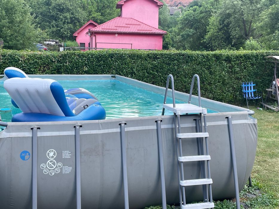 Vând piscină supra-terană, second hand INTEX cu dimensiuni 8x4x1,32