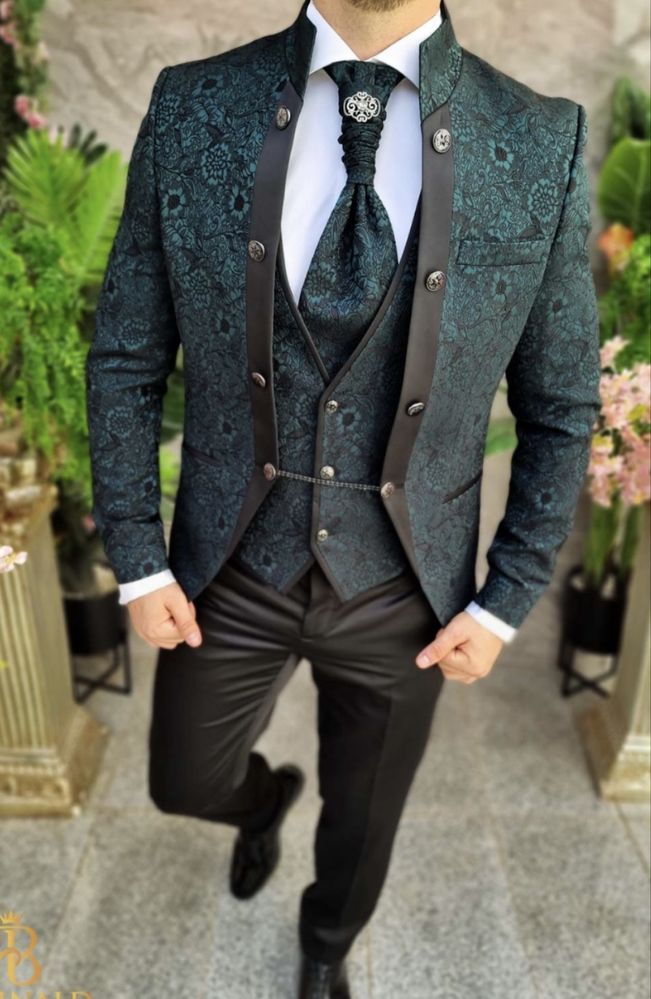 Costum elegant barbat