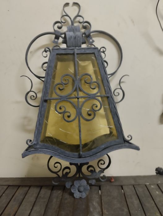 Стар фенер от ковано желязо