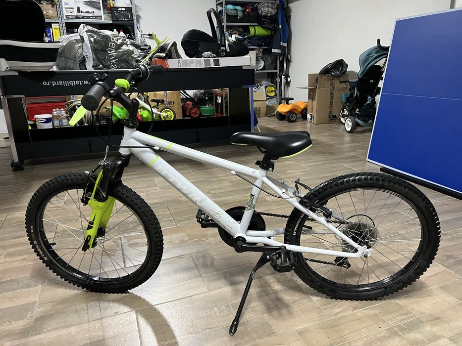 Vand bicicleta copii B.TWIN cu roti de 20” in stare foarte buna