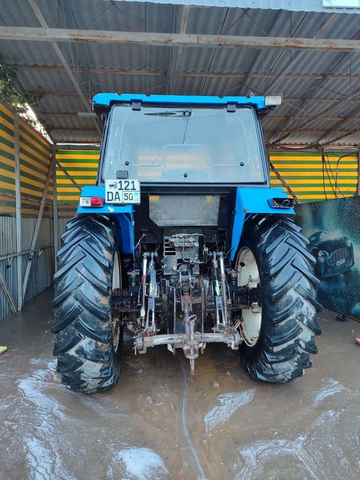 New holland T130