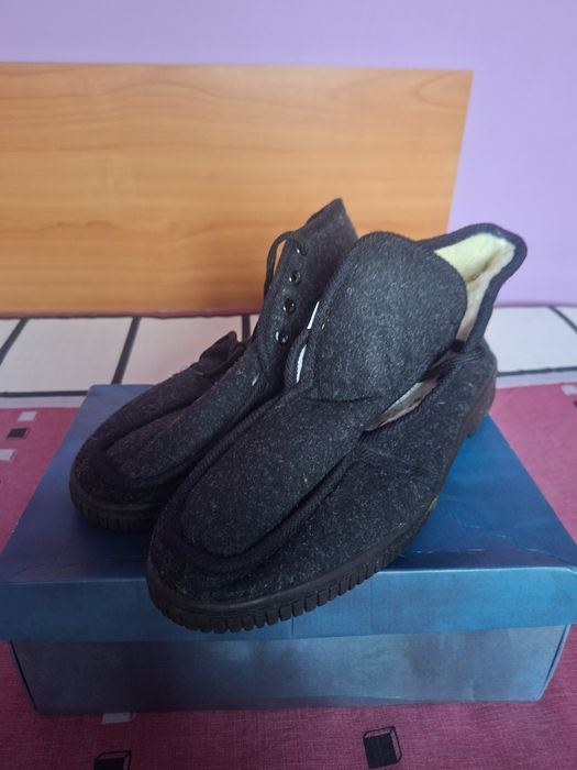 Vând Botosi cu Blanita Mărimea 46 Noi