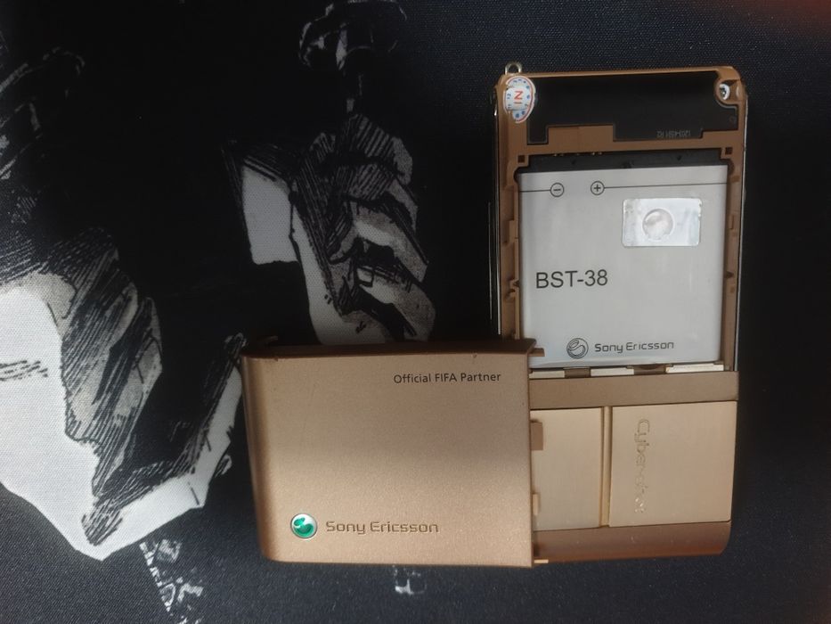 Assalom alekum Telefon Sotiladi Original Sony Ericsson Cyber shot Gold