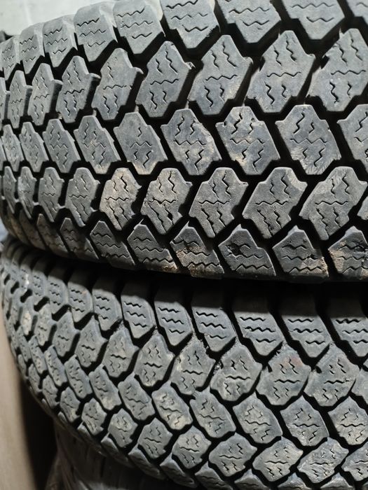 Bridgestone Резина 215/70 R17.5 LT стояла на hyudai hd 2шт 50000