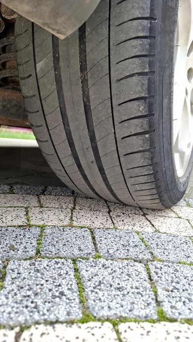 Set 4 anvelope 235/45r18 vara