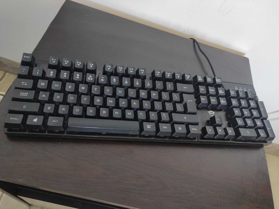 Настолен компютър HP Pro 3130 Microtower с Intel Core i3 + периферия