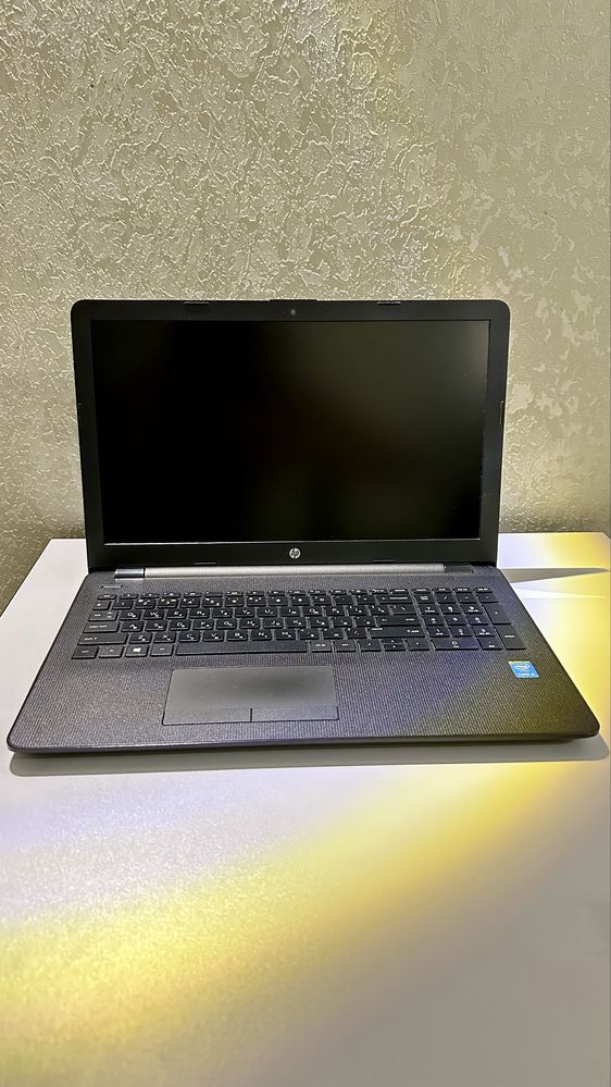 Ноутбук HP 15 i3 / 4GB / 500GB HDD — для офиса и дома
