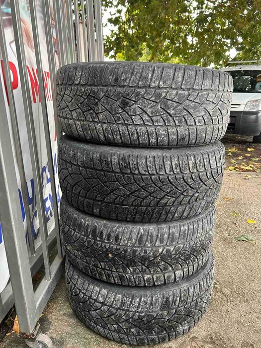 4 броя 235/40/19 96V Зимни гуми Dunlop winter sport