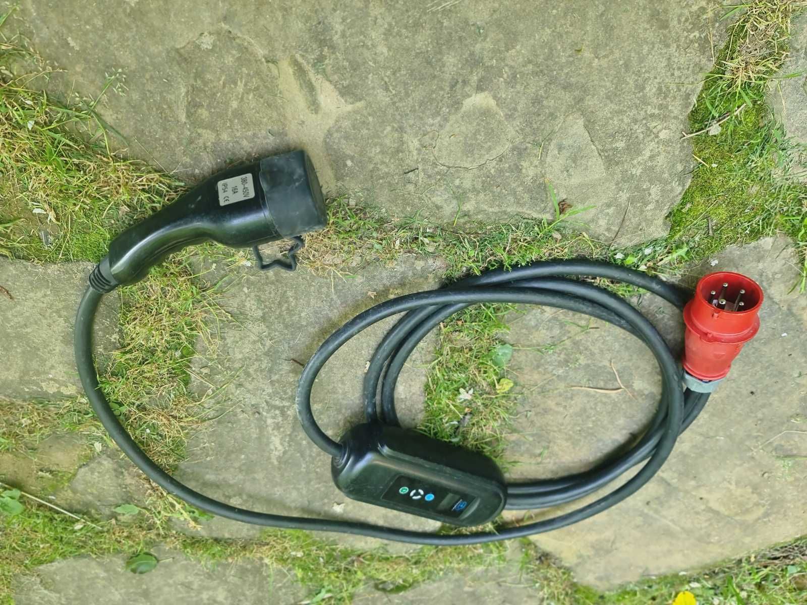 Мобилна трифазна зарядна станция 11kW