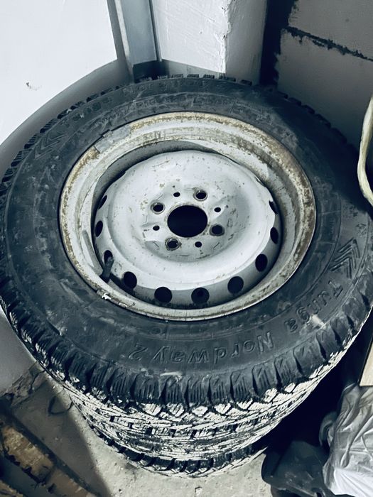 комплект резины с дисками