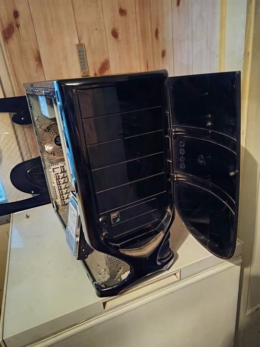 Кутия за компютър