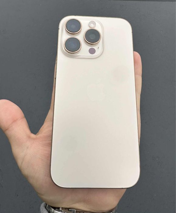 Iphone 16 pro Blocat pe rețea