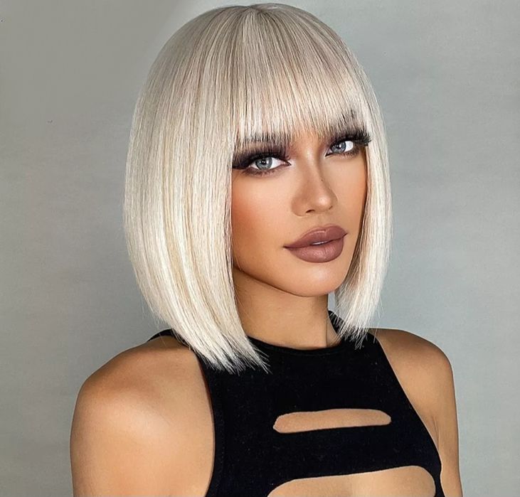 Къса руса перука с бретон