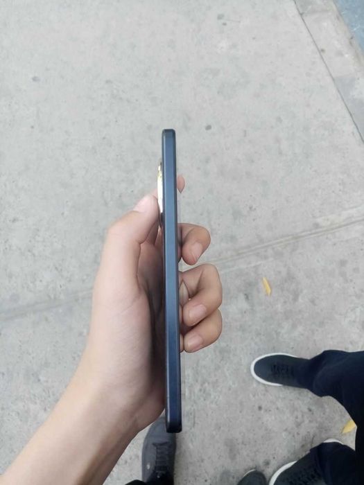 Xuawei nova 12i сотилади