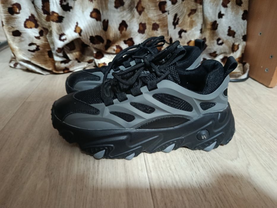 Кросовки черные женские