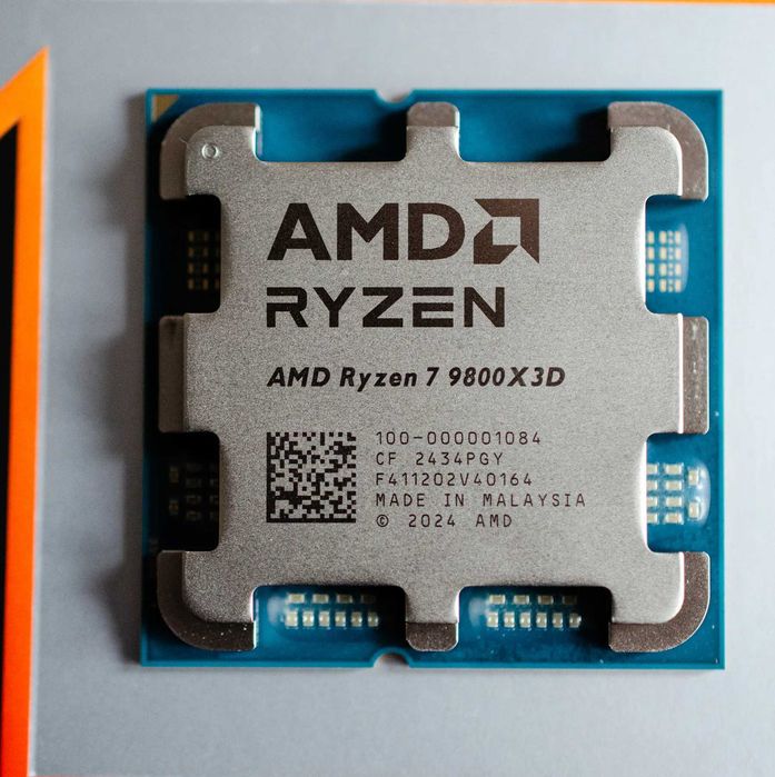 Чисто нови AMD Ryzen 7 9800X3D Трей 4.7GHz