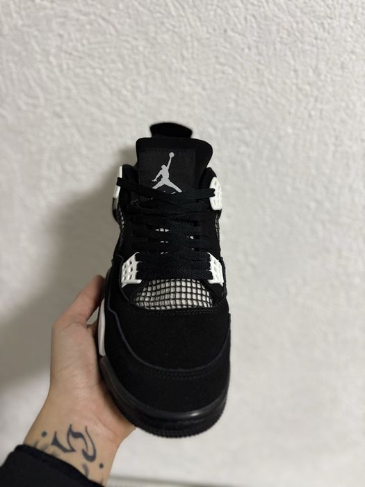 Jordan 4 White Tunder