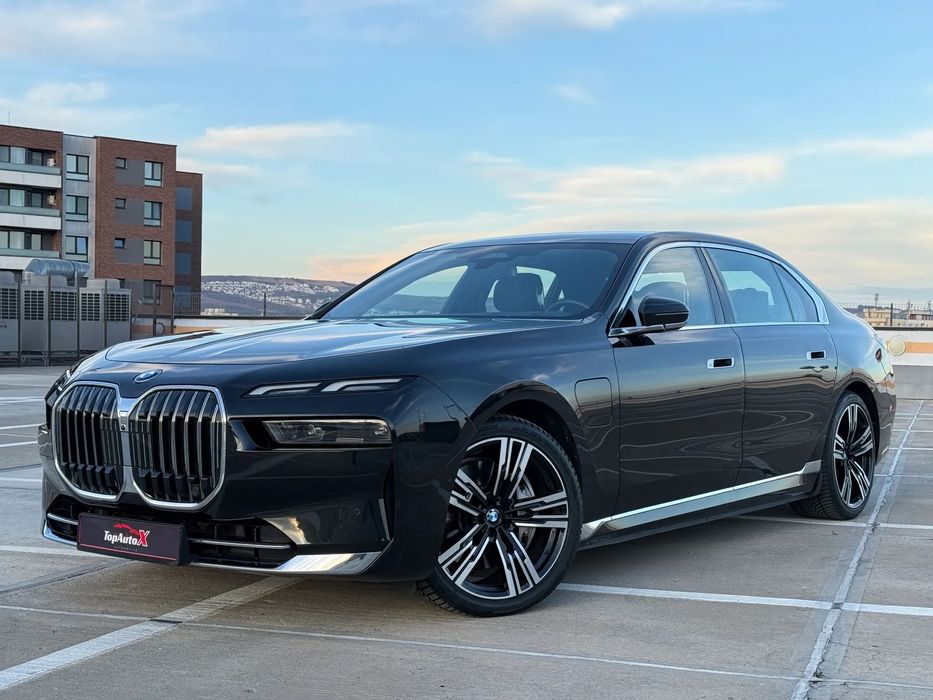 BMW Seria 7 Theatre screen / Iconic glow / Bowers & Wilkins / TVA deductibil