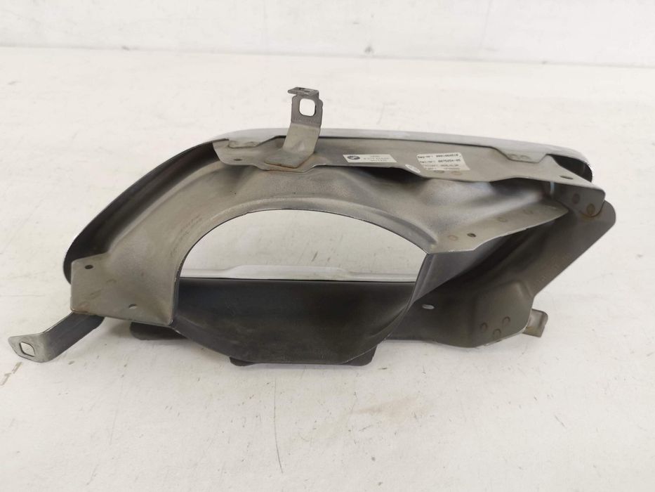 Орнамент Тип Изпускателна Система Дясна Страна БМВ Серия 8 / BMW Seria