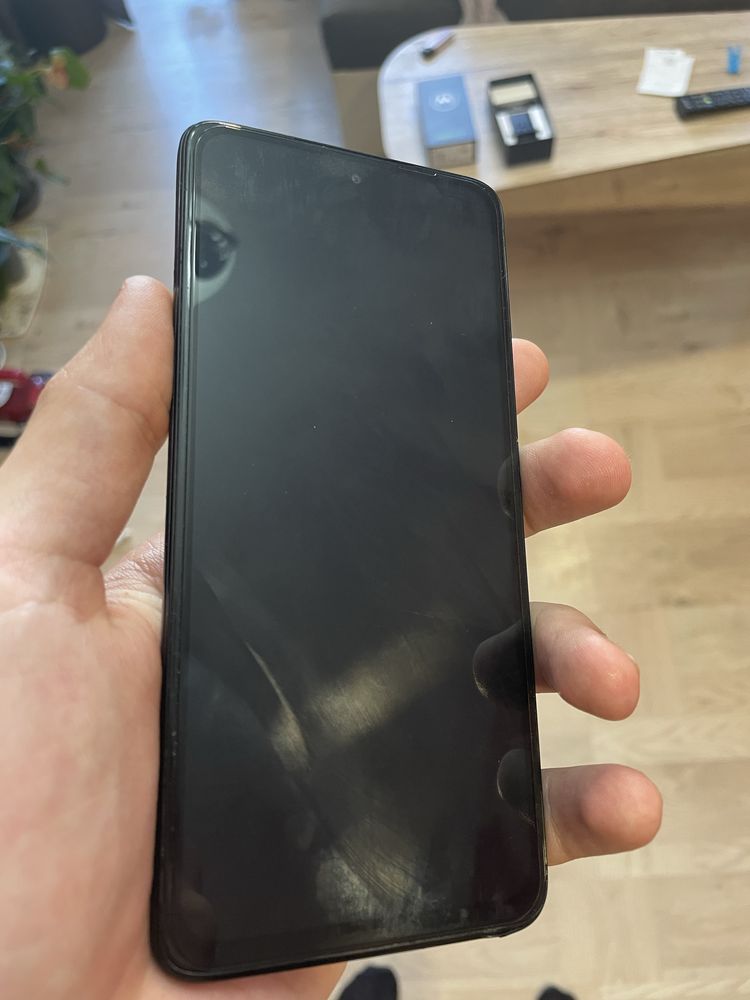Телефон Motorola G72