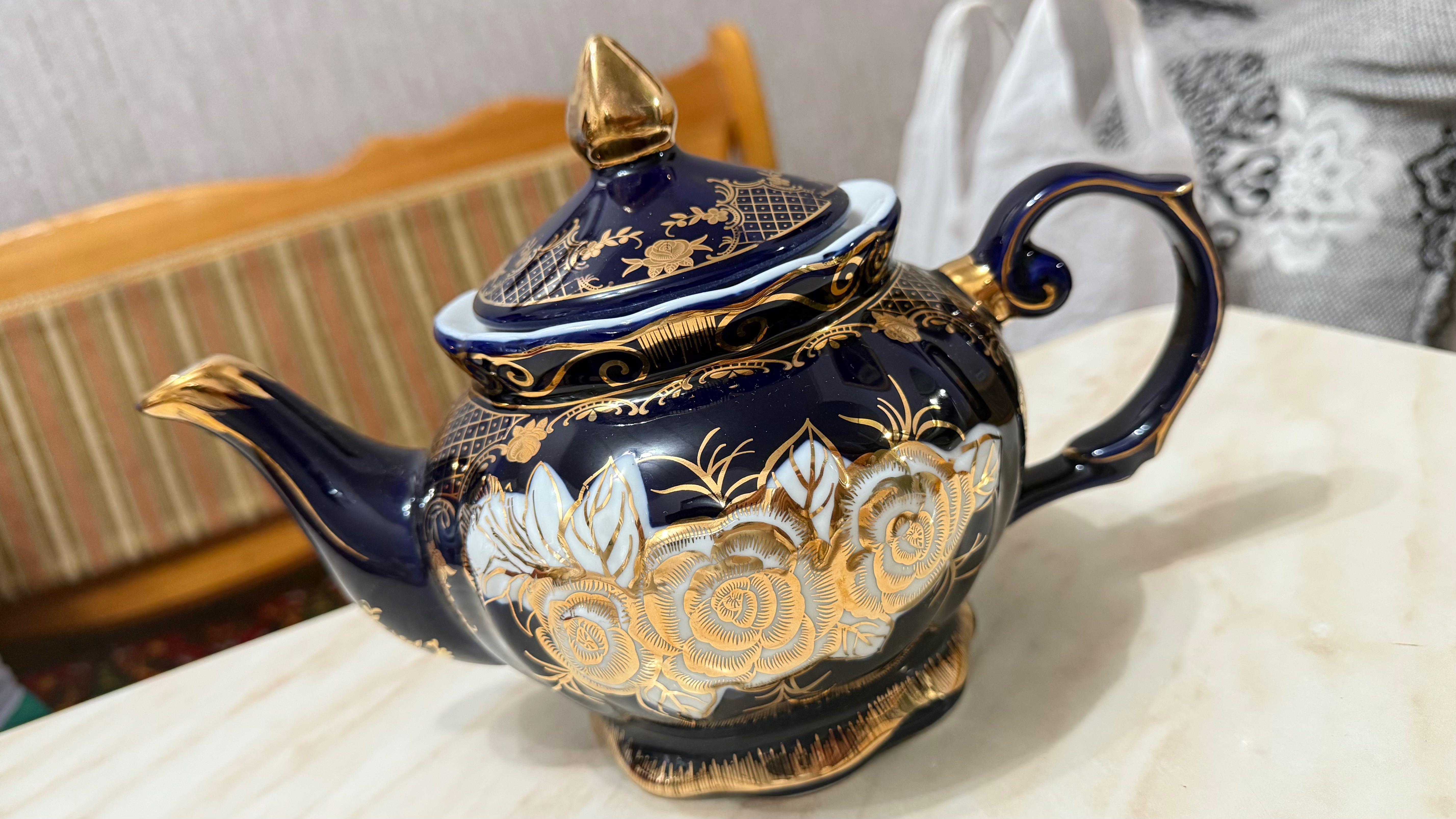 Чайник большой с рисунком
