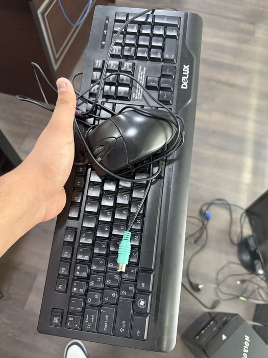 Kompyuter sotiladi eski