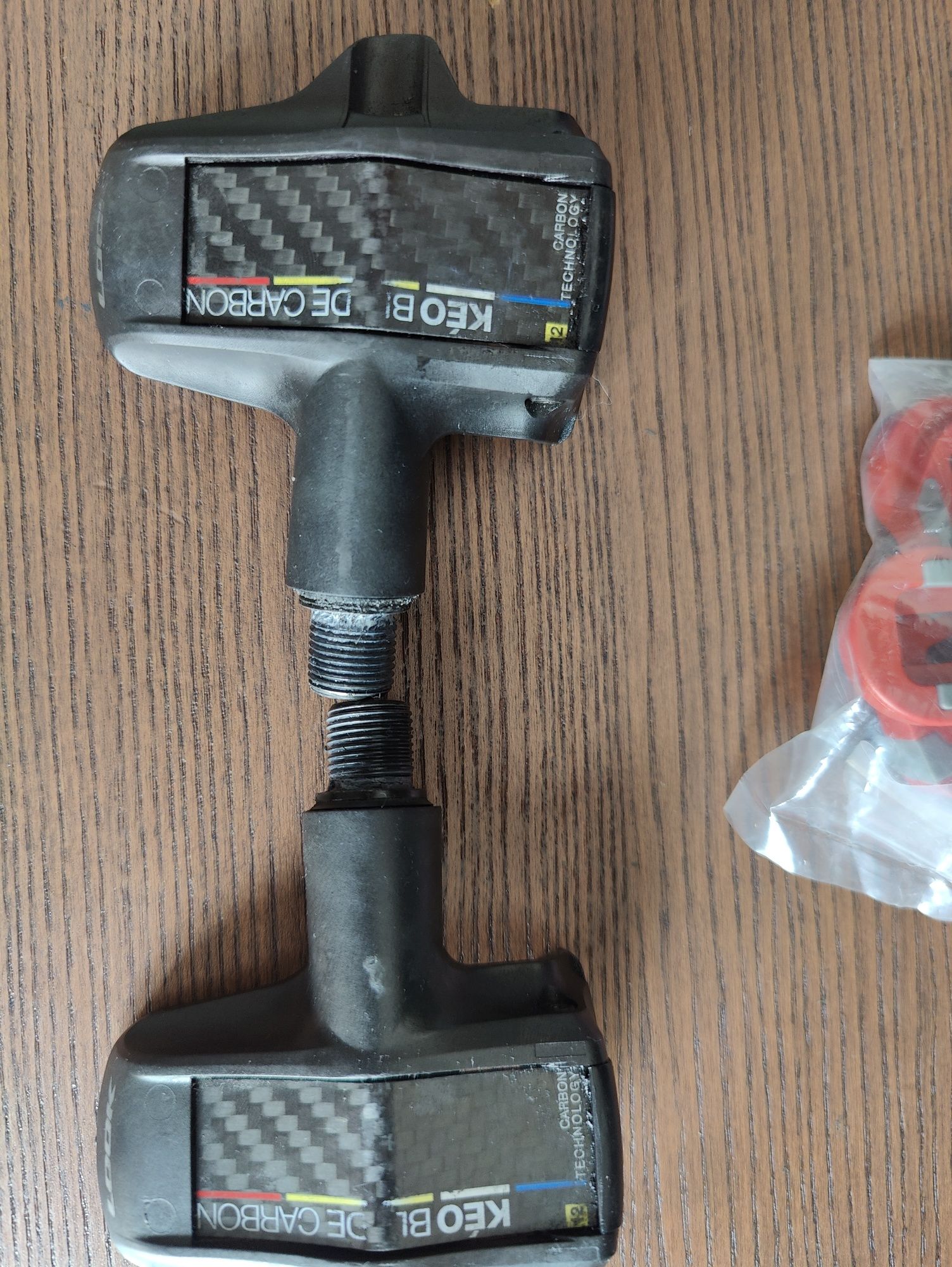 Pedale Look Keo Carbon Blade + plăcute Xpedo joc 4,5 grade noi