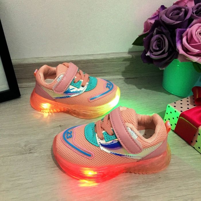 Adidasi roz cu lumini LED pantofi sport pentru fetite 22