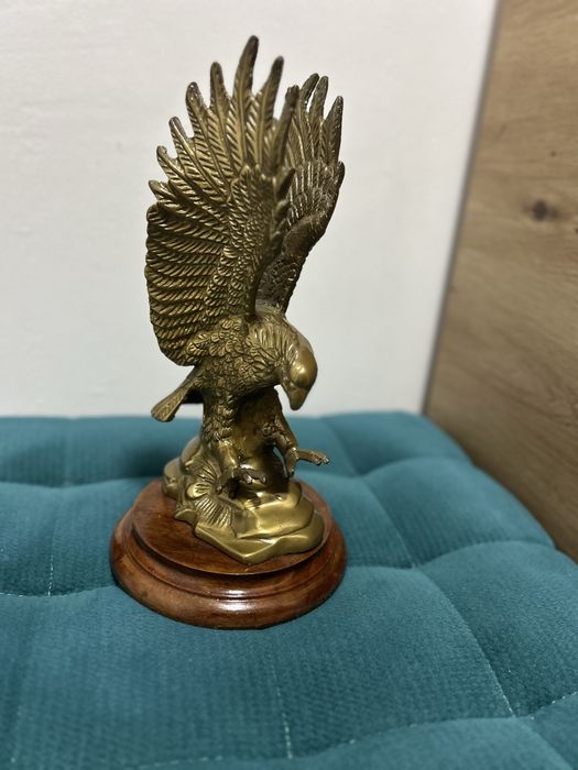 Vultur din bronz