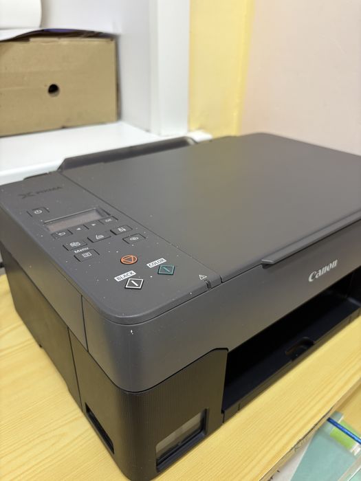 Продам цветной принтер Canon