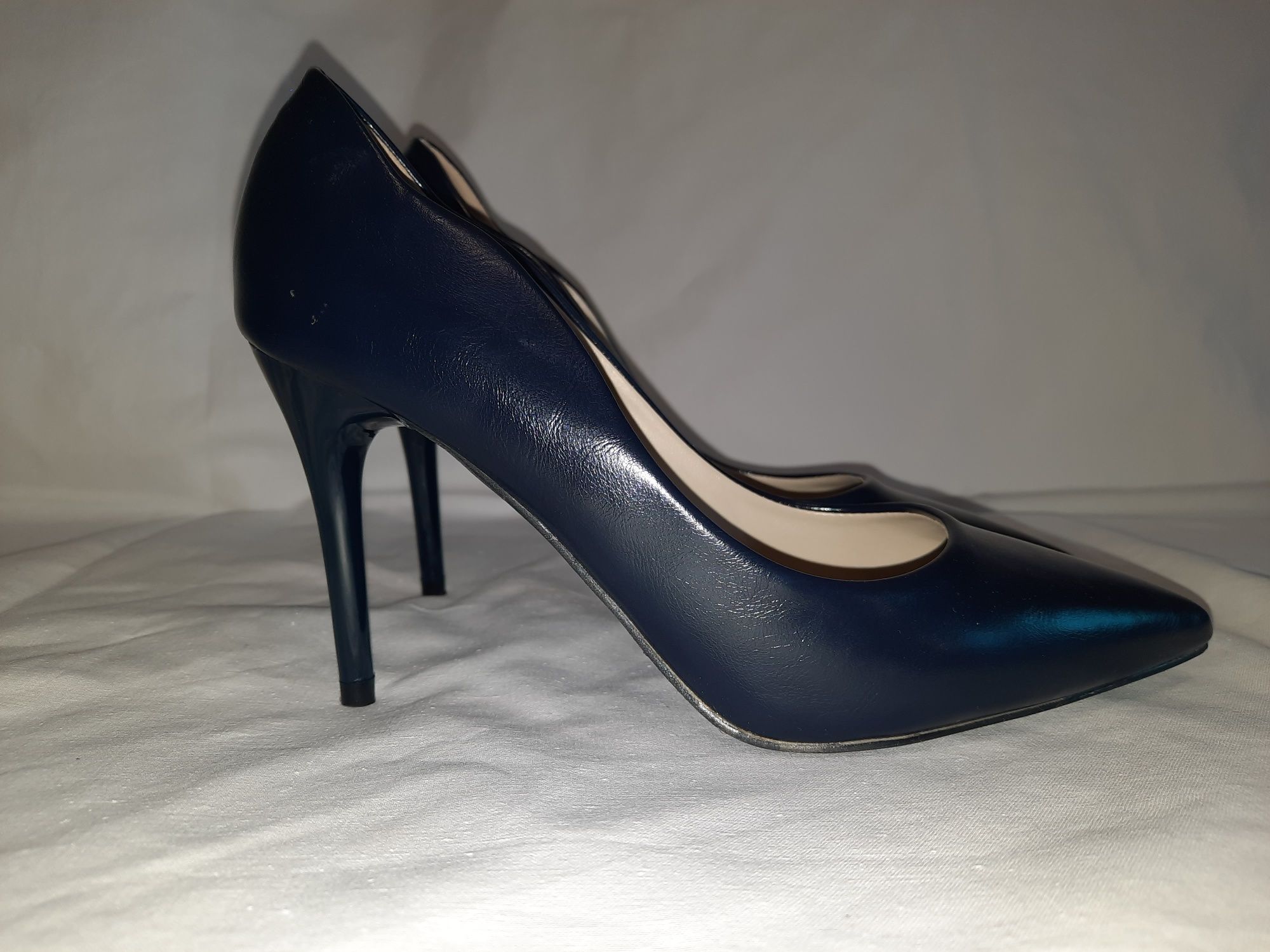 Pantofi cu toc stiletto 36