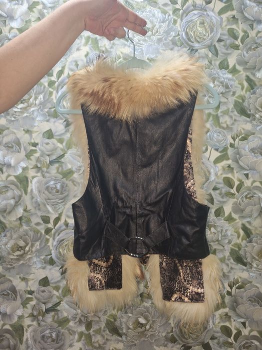 Кожанная жилетка с натуральным мехом