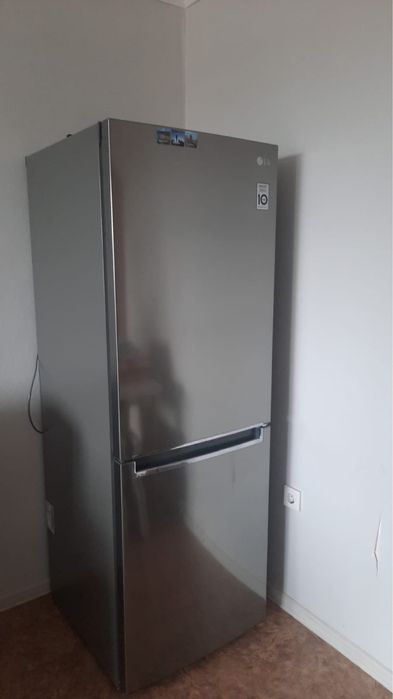 Продаю холодильник LG