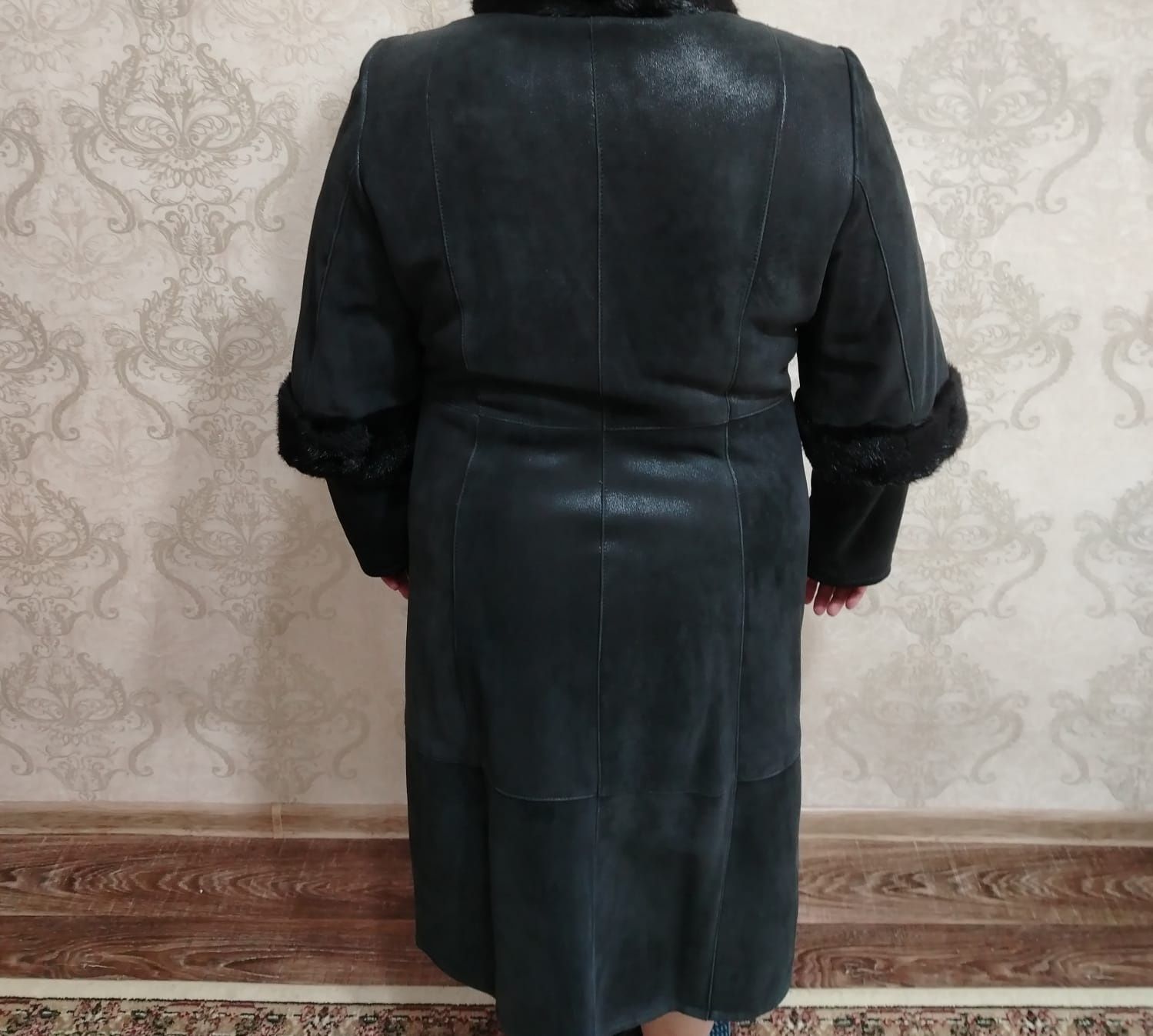 Продам женскую дубленку