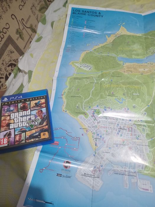Продам гта 5 обложка с картой пс 4