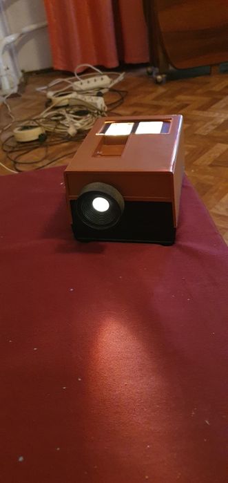 Proiector dispozitive și filme