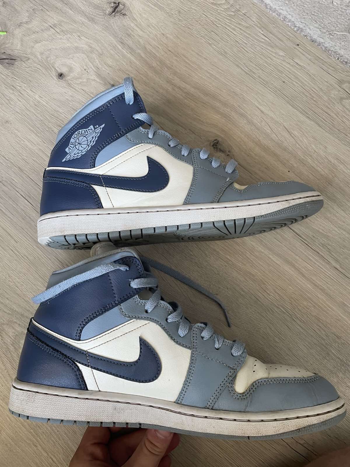 Air Jordan 1 mid
