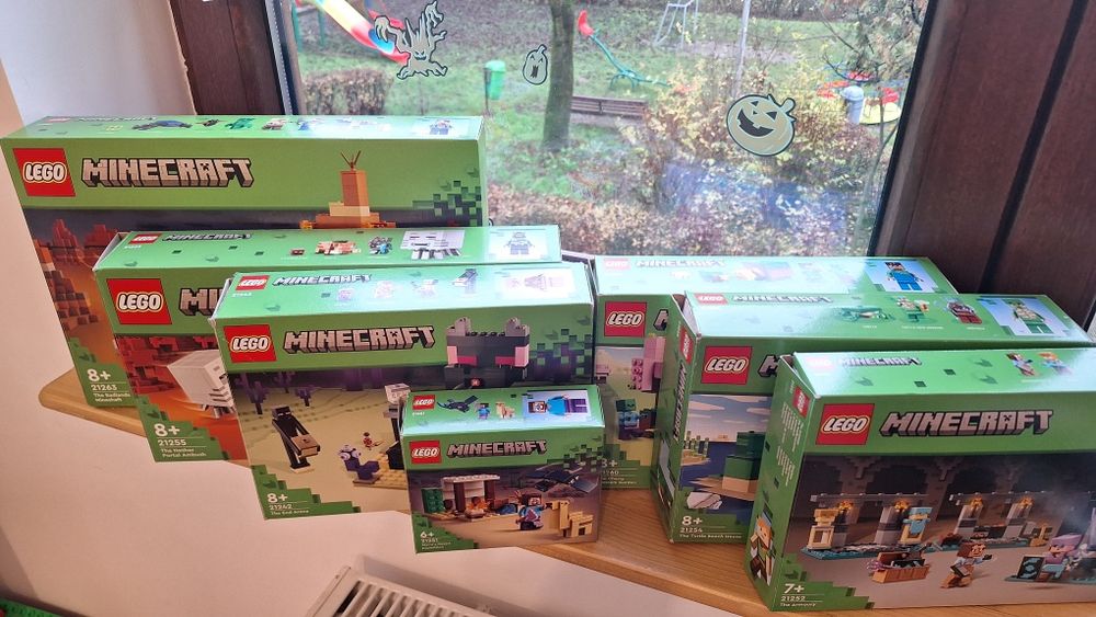 Lego Minecraft 21242 set complet