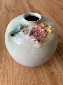 Красива малка ваза