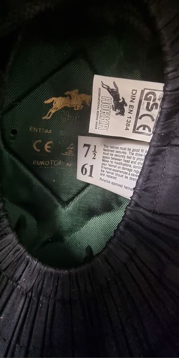 Дамски каски за езда